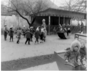 Володимир, розповідає про садочок і ясла від заводу