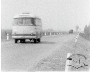 Галина, розповідає, як працівників довозили автобусами на роботу