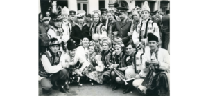 Марія, розповідає про самодіяльність на роботі